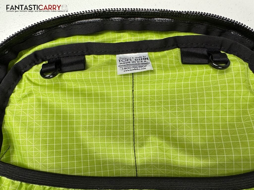 Tom Bihn Synik 30 in blacl X-Pac® and Kiwi
