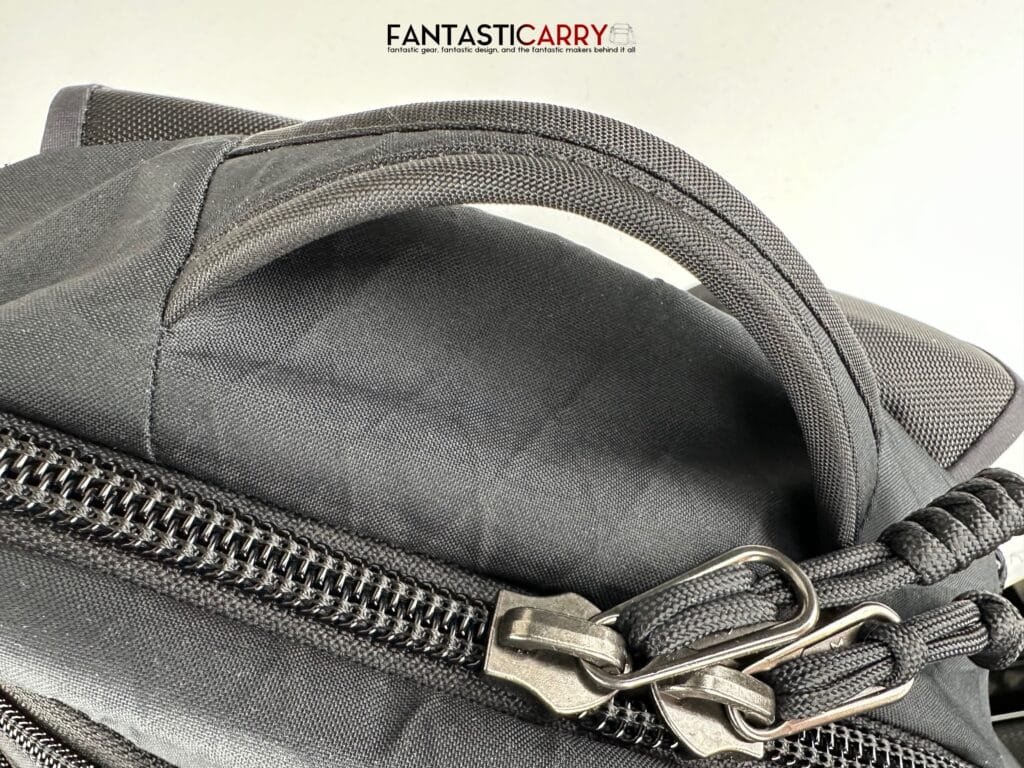 Tom Bihn Synik 30 in blacl X-Pac® and Kiwi
