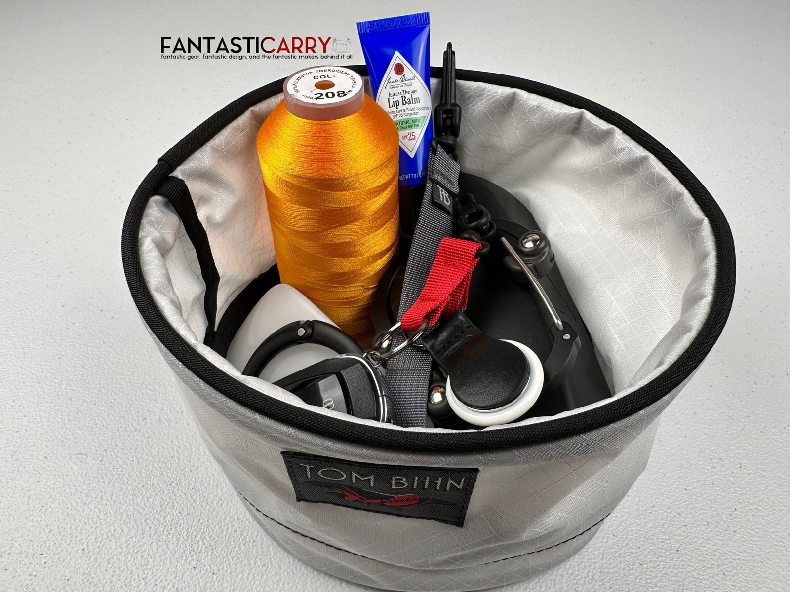 Tom Bihn – Large Travel Tray: So Simple, So Good